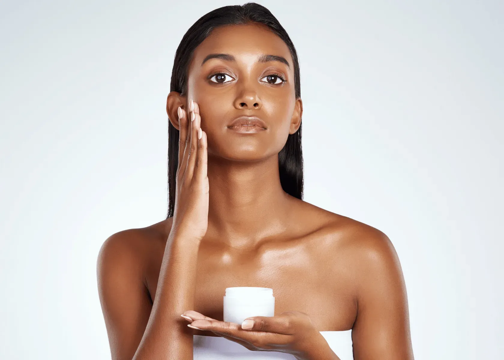 Importance of Skin Care Routine to Prevent Makeup Smudging