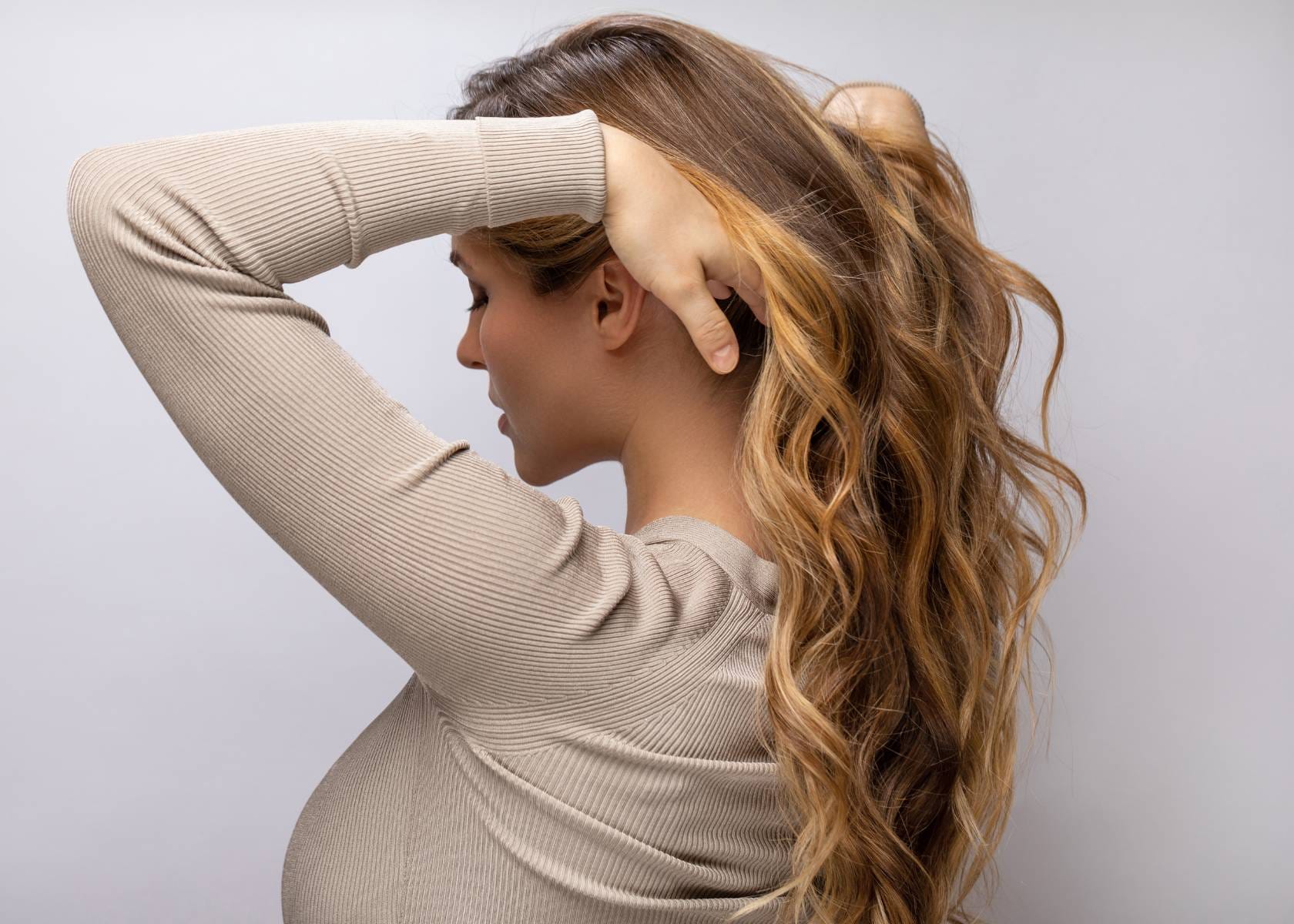 Tips for Managing Oily Hair and Dandruff