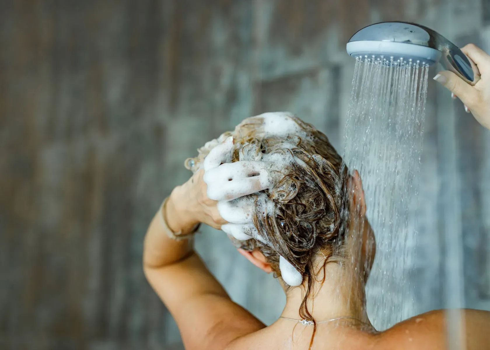 Tips for Using Anti-Dandruff Shampoo