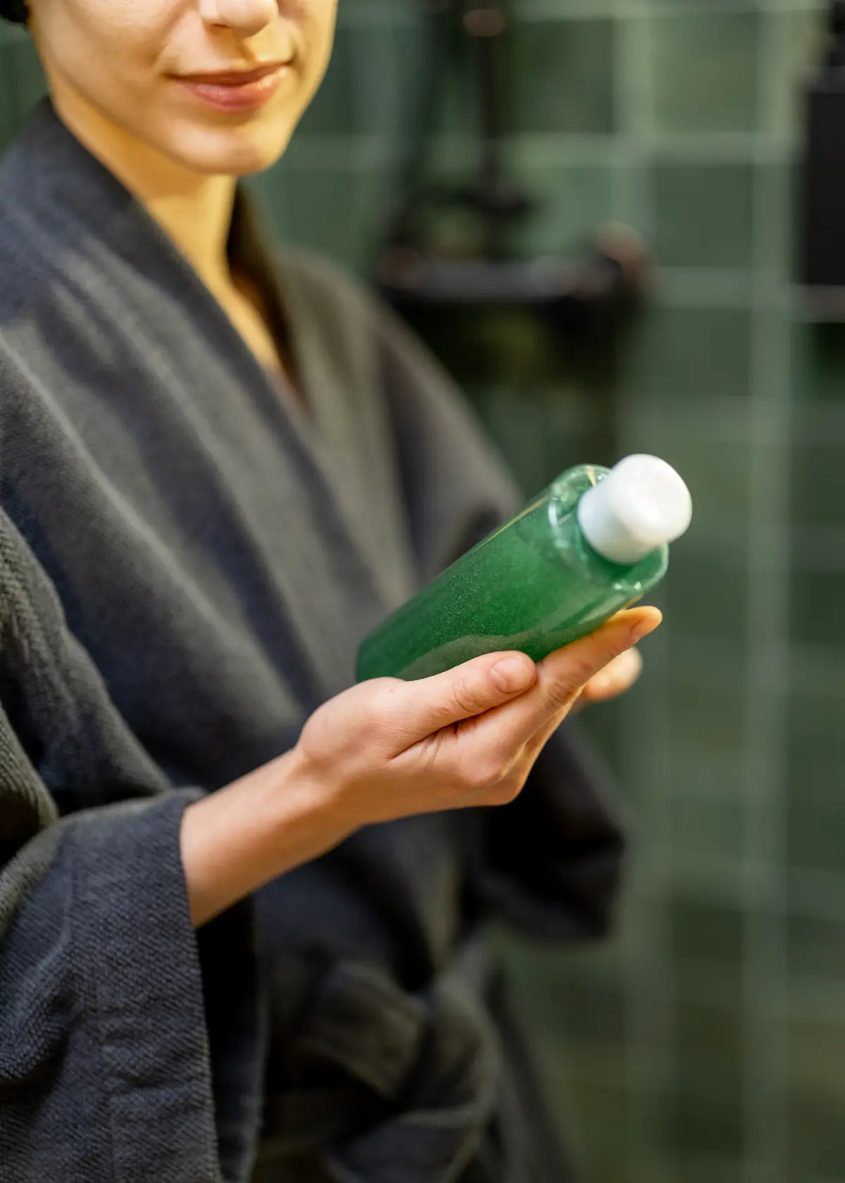 How to Use Anti Dandruff Shampoo for Fungal Acne