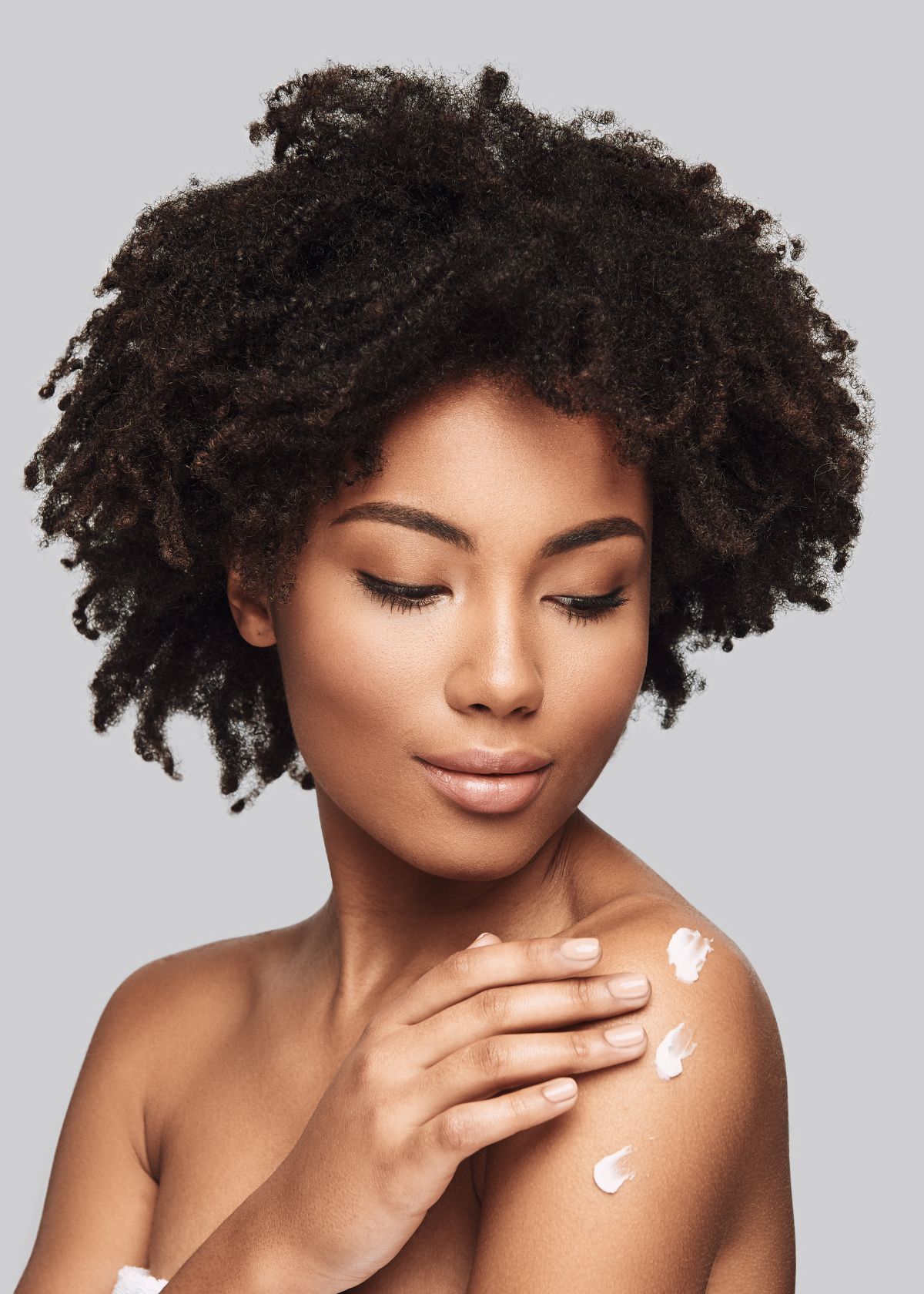 7 Best Bleaching Cream for Black Skin: Make You Glow